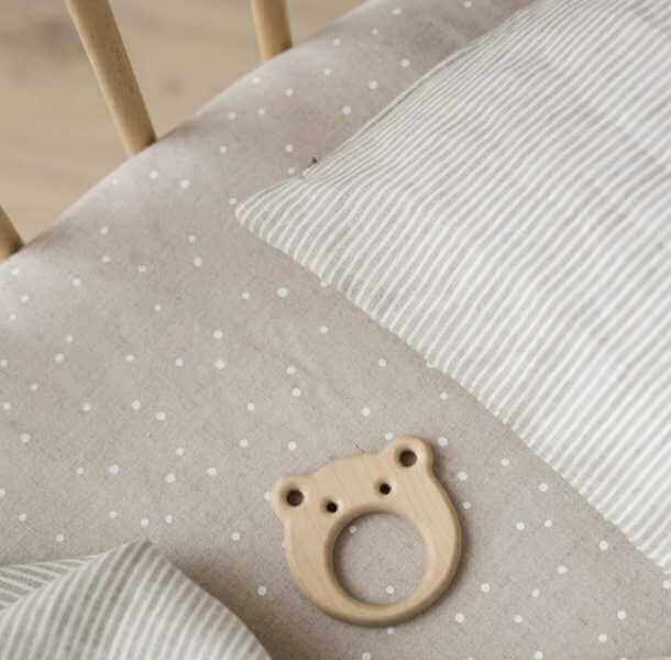 Lanena otroska posteljnina crte