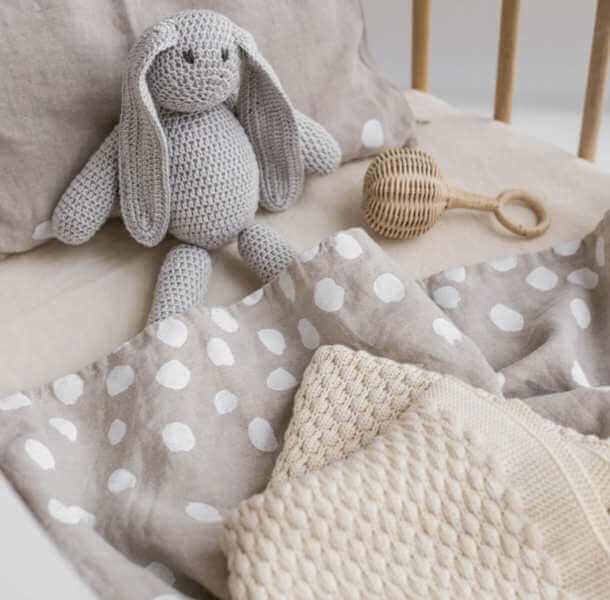 Otroska lanena posteljnina bele pike