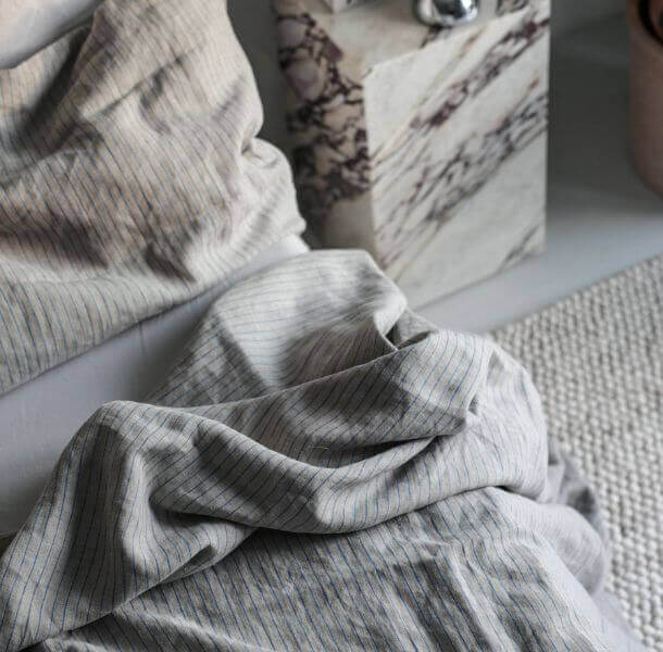 lanena posteljnina sivo modra