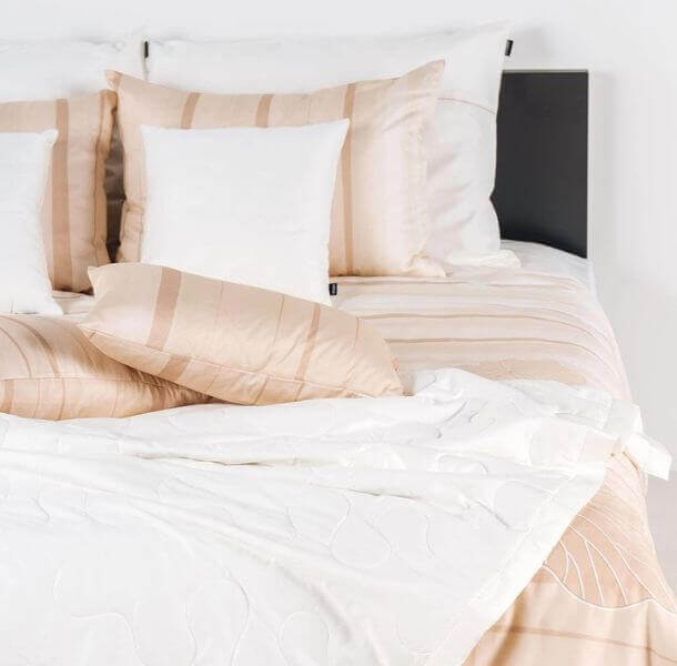 posteljnina Mist bež barva - kvalitetna posteljnina