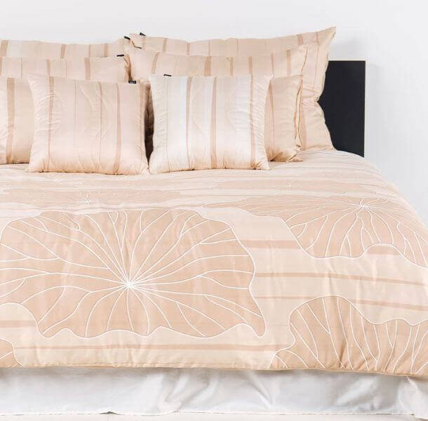 posteljnina Mist bež barva - kvalitetna posteljnina