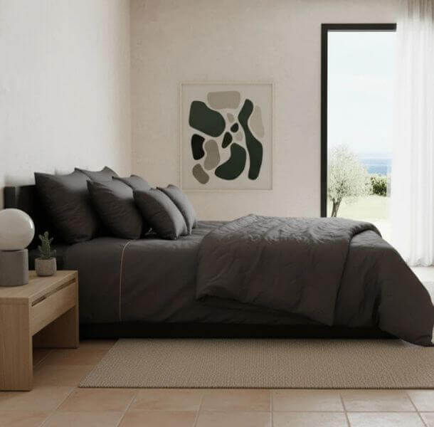 enobarvna posteljnina temno siva Basic