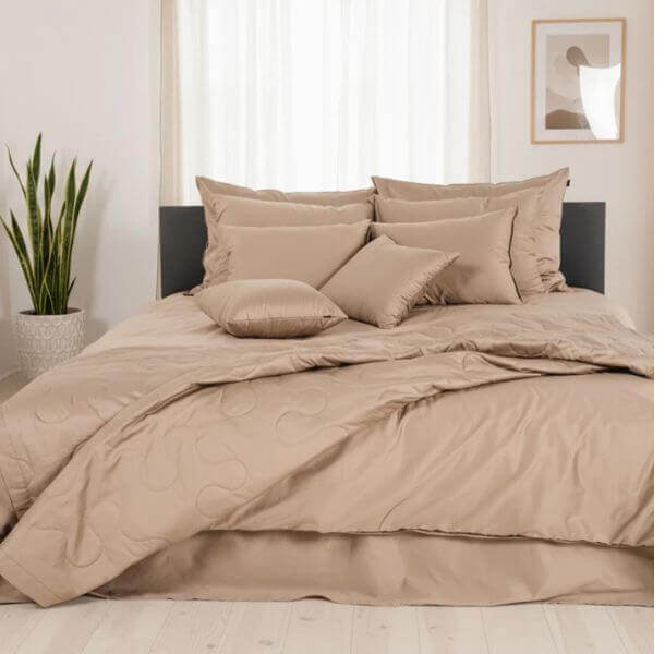 posteljnina basic zlato rjava