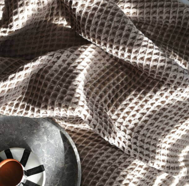 Pregrinjalo za posteljo Waffle Mocha - slika 4